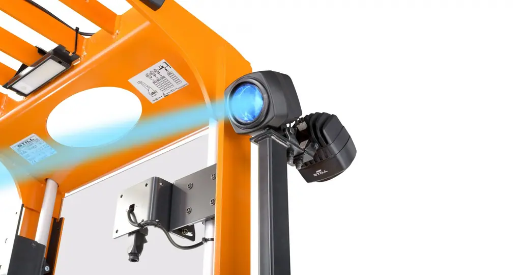EK-X koruyucu tavanının yanına monte STILL Safety Light (mavi uyarı ışığı) ve LED çalışma farı (detay)