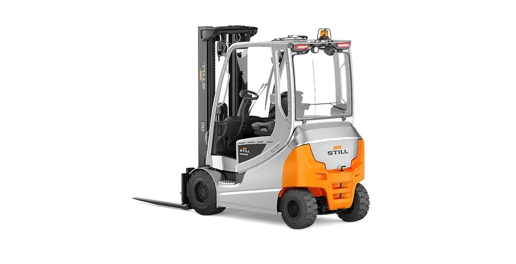 STILL RX 60-25 akülü forklift, arkadan çapraz görünüm; turuncu karşı ağırlık ve camlı kabin, beyaz fon