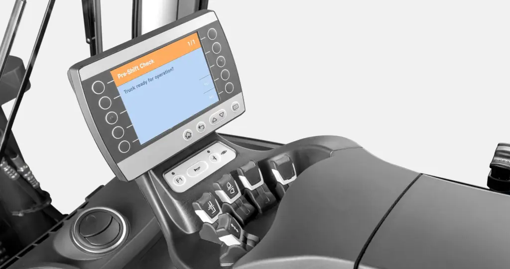 STILL Easy Control ekranında vardiya öncesi kontrol (Pre-Shift Check) menüsü ve çoklu hidrolik levyeler