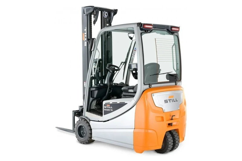 Üç tekerlekli STILL RX 20 akülü forklift, arkada çift teker; beyaz fonda arka çapraz stüdyo görünümü (STILL 360° seti, görseldeki araç RX 20-16 Li-Ion)
