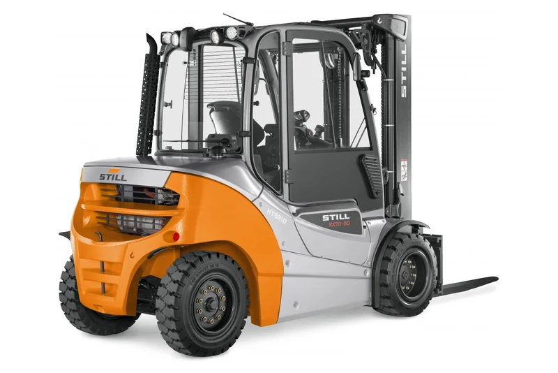 STILL RX 70-50 kabinli forklift, arka çapraz stüdyo görünümü, şeffaf arka plan (kapı etiketi RX70-50)