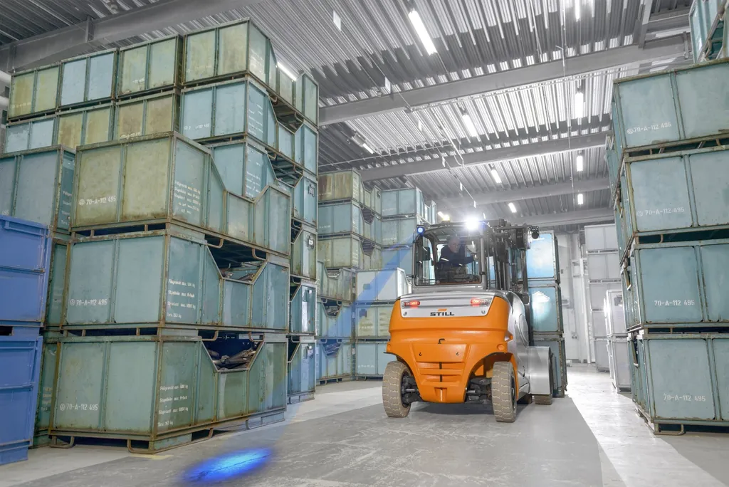 Mavi STILL Safety Light, araç gelmeden yayaları koridorda uyarır